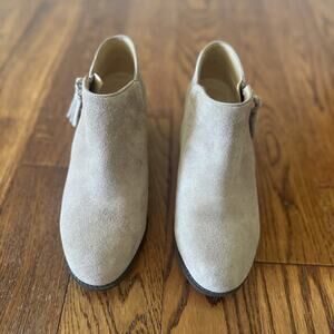 Vionic Shyanne Booties Women's 7 Greige Suede Leather Orthotic Boho Festival Zip
